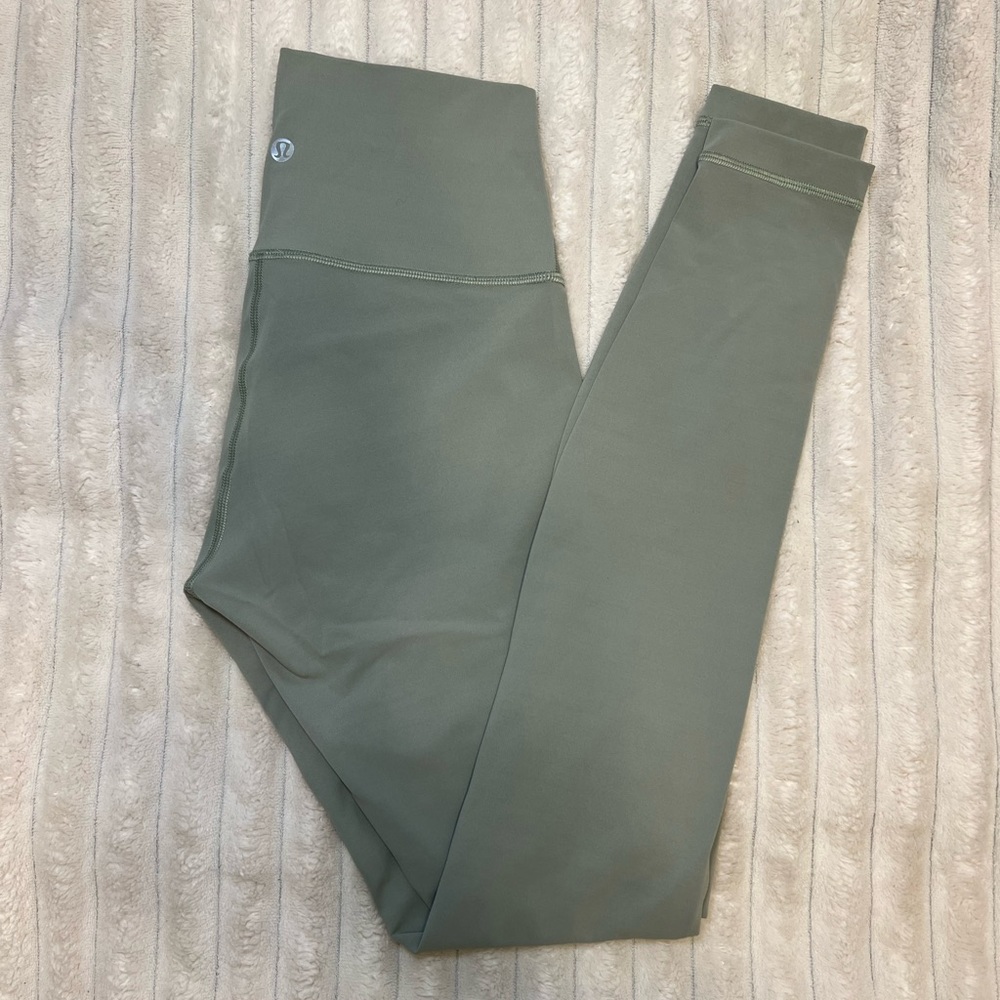 Lululemon Wunder Under High Rise Leggings 28” Size 4 in Light Green